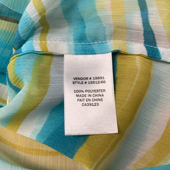 Northern Reflections light, airy, flowing, opaque sleeveless top. - Picture 10 of 12